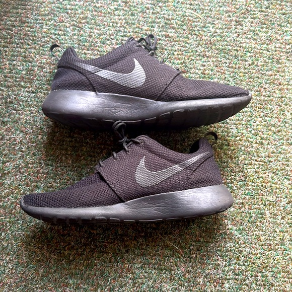 Nike Roshe Run Triple Black Men's - 511881-026 - Picture 2 of 6